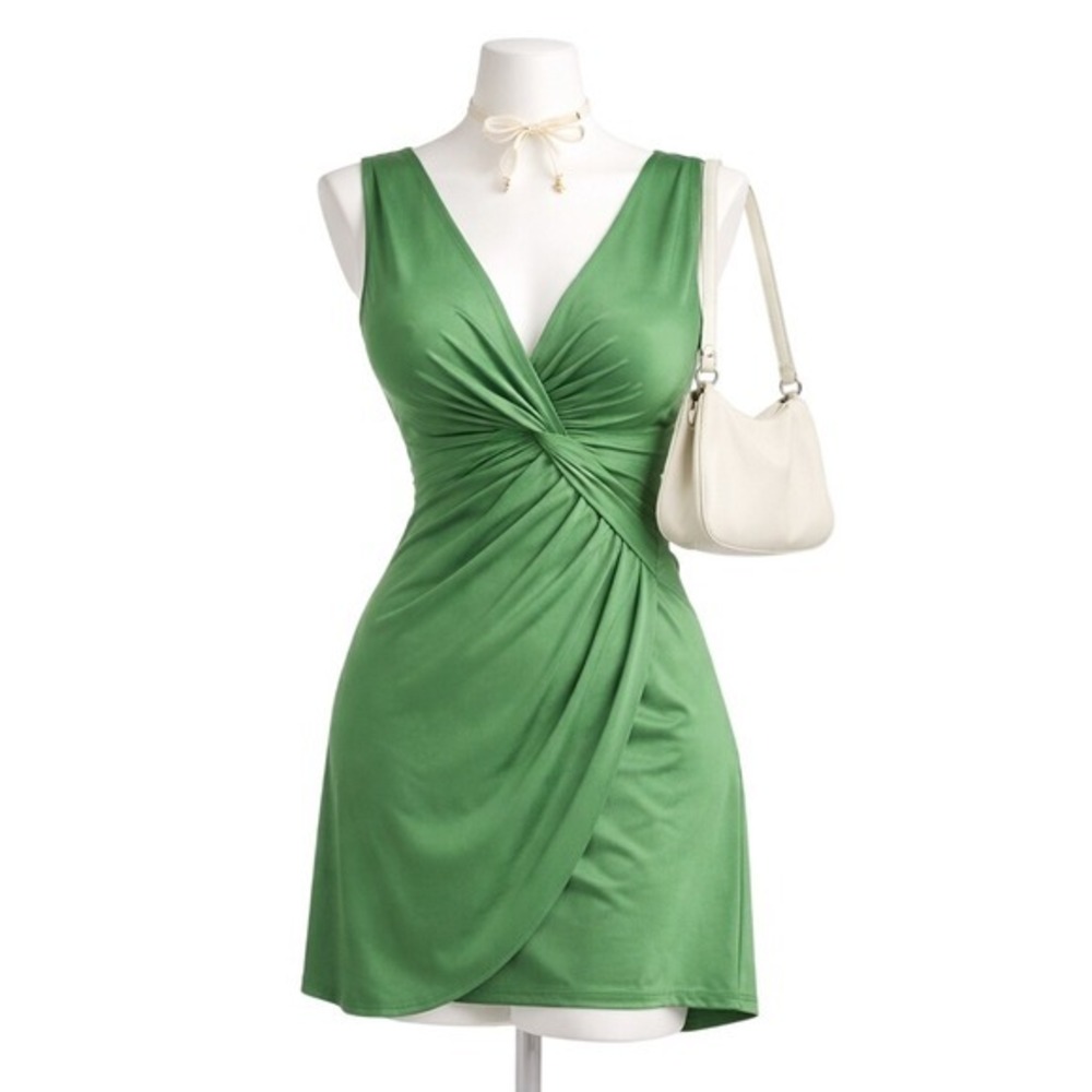 La‎ Belle Green Ruched Twist Front V Neck Sleeveless Sheath Dress Size M